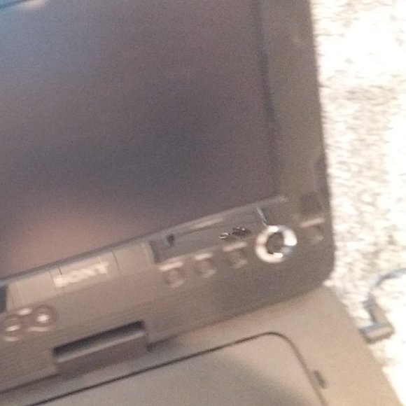 SONY DVP-FX820L Portable DVD Player and power supply. - Picture 2 of 5